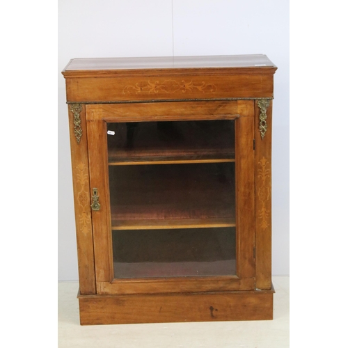 622 - Edwardian mahogany display cabinet with single glazed door, brass detail and inlay detailing to the ... 