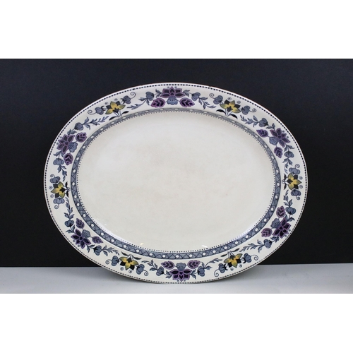 79 - Wedgwood Etruria selection of tableware to include two side plates, three dinner plates, three small... 