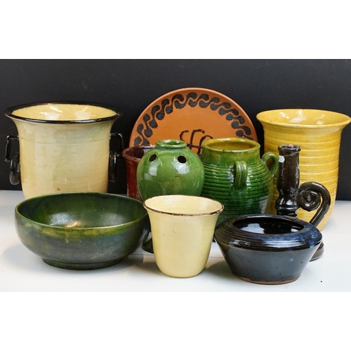 59 - Collection of vintage studio pottery to include Vinsobres 92 and Cote D'Azur examples