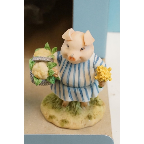 63 - Large collection of Border Fine Arts boxed Beatrix Potter collectable figurines to include Jemima Pu... 