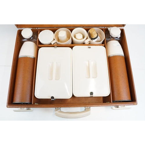 316 - Brexton vintage picnic service set in hard case