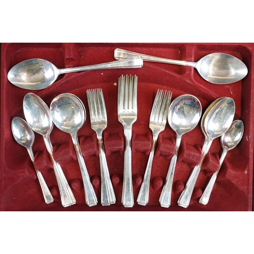 332 - Viner's ' Harley Elegance ' canteen of cutlery, 44 pieces, 6 place setting