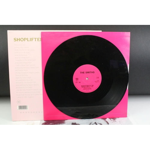 40 - Vinyl - The Smiths – Shoplifters Of The World Unite pack including 12” (RTT 195 with pink inner, ori... 