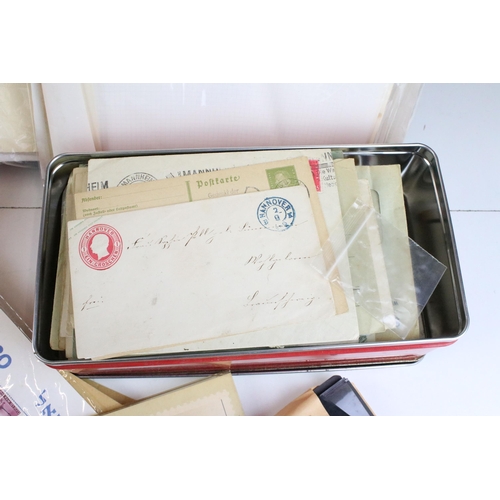 339A - Collection of assorted world stamps to include loose world kilo ware, GB stamps on mounting cards in... 