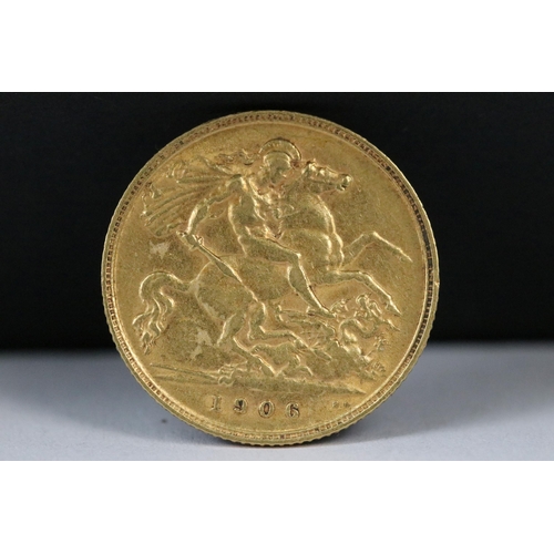 38 - A British King Edward VII 1906 gold half sovereign coin.