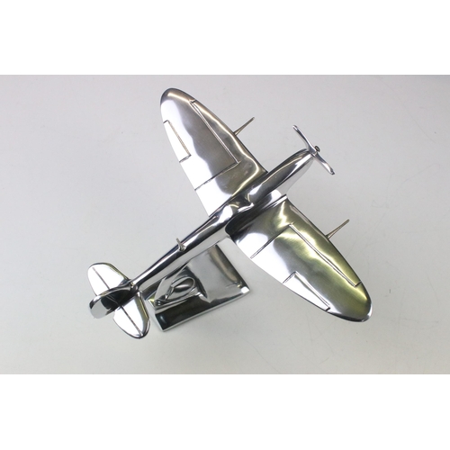 113 - Art Deco style chrome effect desk model of an airplane, 21.5cm long