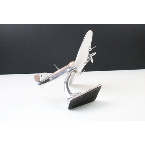 113 - Art Deco style chrome effect desk model of an airplane, 21.5cm long