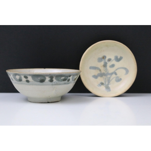 12 - Two early 19th century Chinese Tek Sing cargo blue and white porcelain bowls, each with Nagel Auctio... 