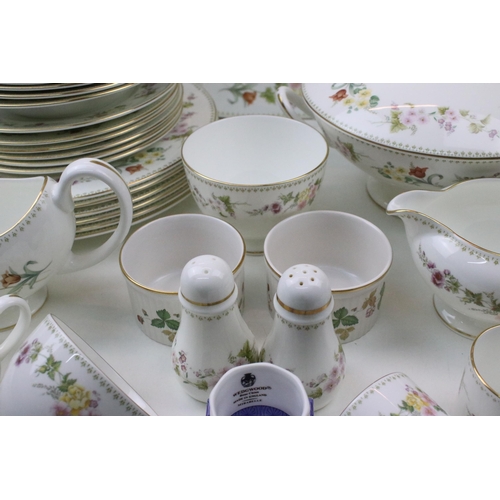 25 - Assortment of Wedgwood 'Mirabelle' R4537 to include oval vegetable serving dish, lidded tureen, hand... 