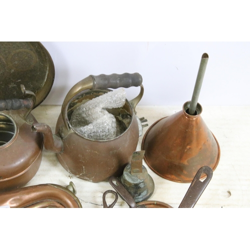 388 - Selection of metalware to include brass plate, copper kettle, copper cherries mould, copper bugle, d... 