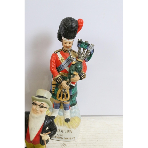 389 - Collection of breweriana vintage advertising figures to include Drambruie Prince Charlie, John Bull ... 