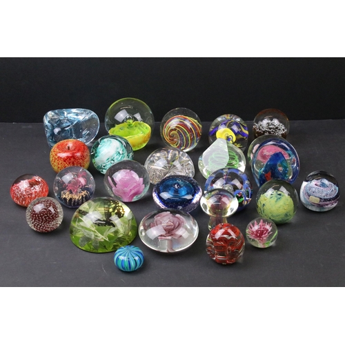 39 - Collection of glass paperweights in various sizes and designs to include Kerry etc (25  total)