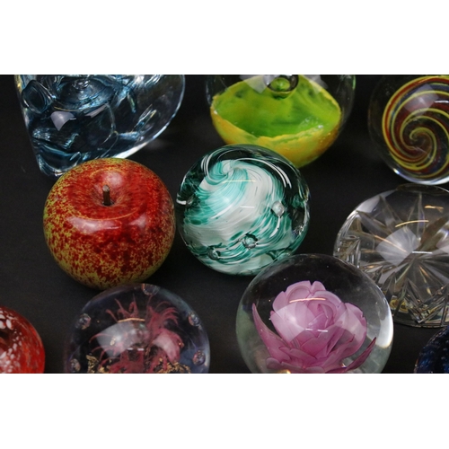 39 - Collection of glass paperweights in various sizes and designs to include Kerry etc (25  total)