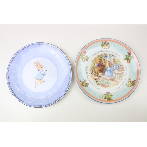 60 - Wedgwood Peter Rabbit and Miss Tiggy-Winkle bowls together with a set of six Peter Rabbit plates, 25... 