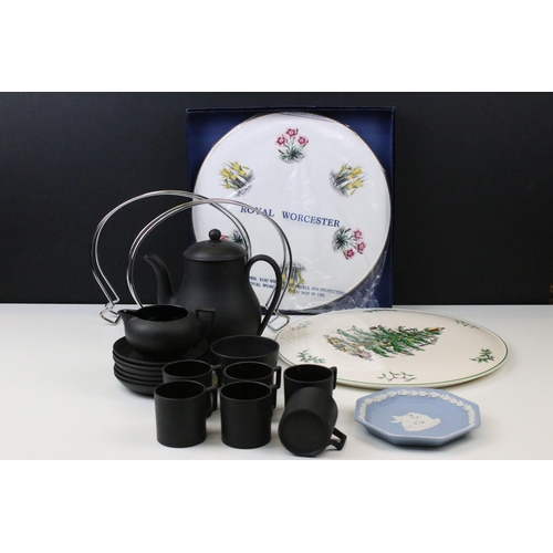 90 - Wedgwood black basalt coffee set comprising of coffee pot, six cups and saucers, sugar bowl and milk... 