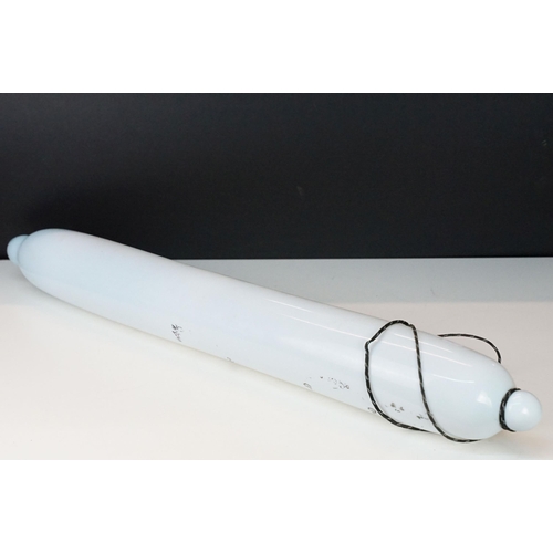 139 - 19th Century large milk glass rolling pin 'sailors stay'. Measures 84cm wide.