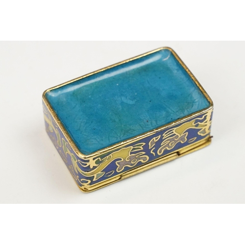 192 - Cloisonné trinket box, the hinged lid decorated with a king of spades playing card, 5cm long