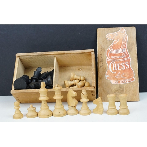 205 - A set of Staunton boxwood chessmen within original wooden box.