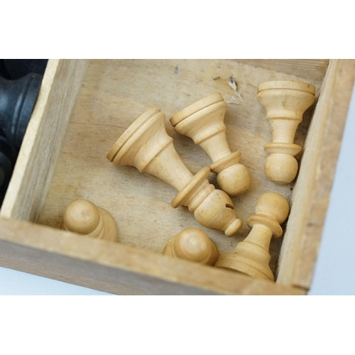 205 - A set of Staunton boxwood chessmen within original wooden box.