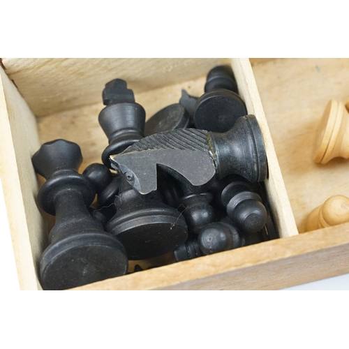 205 - A set of Staunton boxwood chessmen within original wooden box.