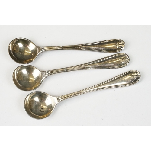 215 - A pair of fully hallmarked sterling silver bonbon dishes with pierced decoration together with a col... 