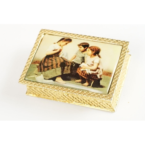 252 - 18ct gold plated pill box with enamel lid