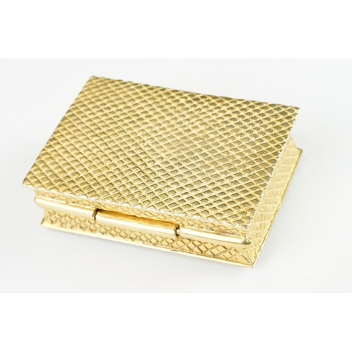 252 - 18ct gold plated pill box with enamel lid