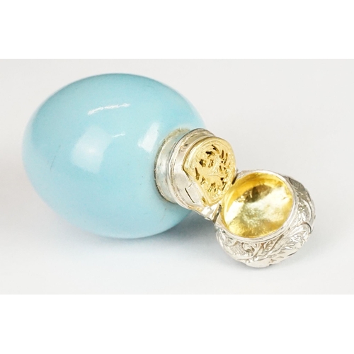 253 - A contemporary egg blue silver lidded viniagrette