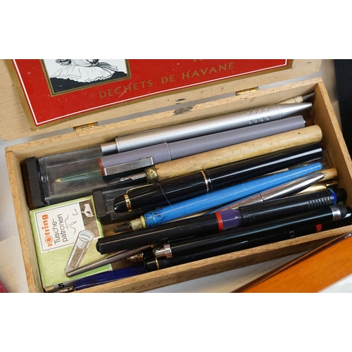 319 - A collection of mixed Fountain and rollerball pens to include Sheaffer, Scriptura and novelty exampl... 