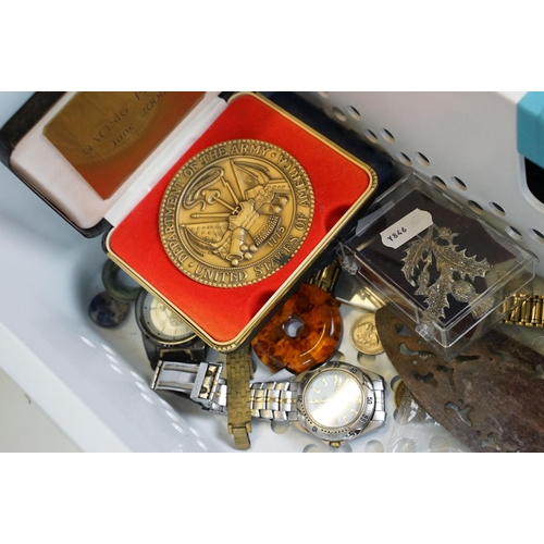 287 - A large group of mixed collectables to include coins, pens, watches, jewellery, badges, auction cata... 