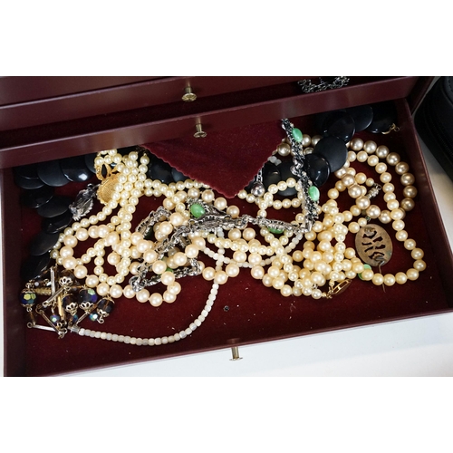 294 - A collection of vintage and contemporary costume jewellery to include necklaces, bracelets, rings, e... 