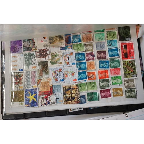 369 - Collection of world, Great British and commonwealth stamps dating from the 19th Century onwards to i... 