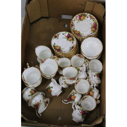 101 - Large collection of Royal Albert 'Old Country Roses' table ware to include twelve bowls, twelve soup... 