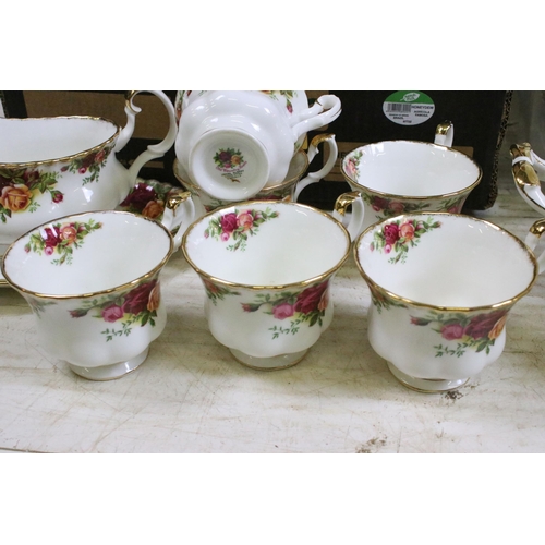 101 - Large collection of Royal Albert 'Old Country Roses' table ware to include twelve bowls, twelve soup... 