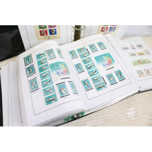 352A - A large collection of well presented and mounted Hungarian stamps, dating from the 1960's through to... 