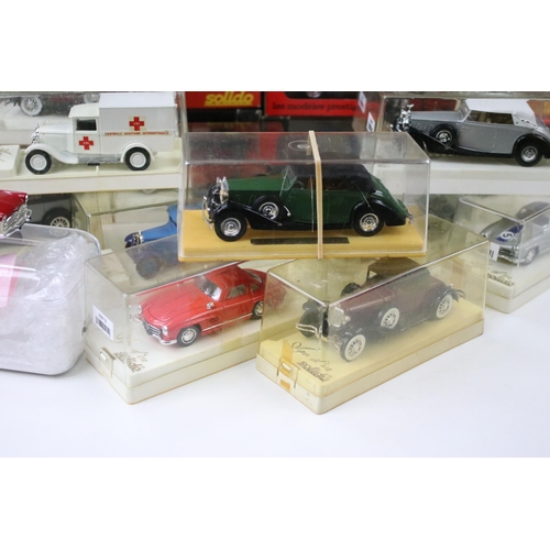 1086 - 28 Boxed / cased Solido 1/43 diecast models to include 21 x Age d'or examples, plus a boxed No Rev 1... 
