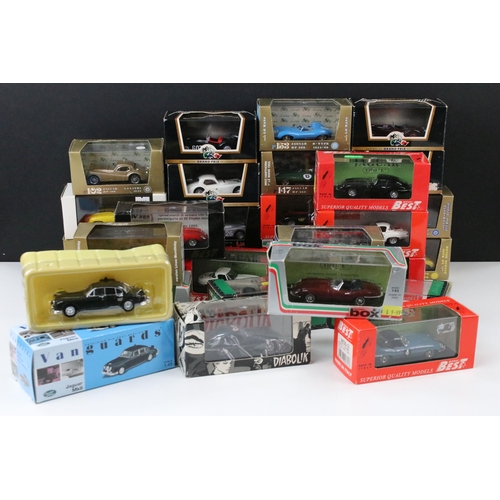 1089 - 30 Boxed / cased Jaguar related diecast models to include 4 x Brumm Australian Grand Prix Melbourne ... 