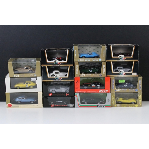 1089 - 30 Boxed / cased Jaguar related diecast models to include 4 x Brumm Australian Grand Prix Melbourne ... 