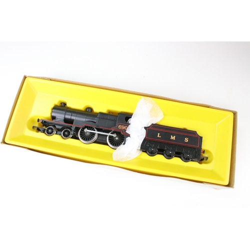 24 - Six boxed Hornby OO gauge locomotives to include R372 LNER Class A4 Loco Seagull, R830 GWR 4-6-0 Loc... 