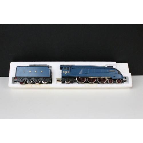 24 - Six boxed Hornby OO gauge locomotives to include R372 LNER Class A4 Loco Seagull, R830 GWR 4-6-0 Loc... 