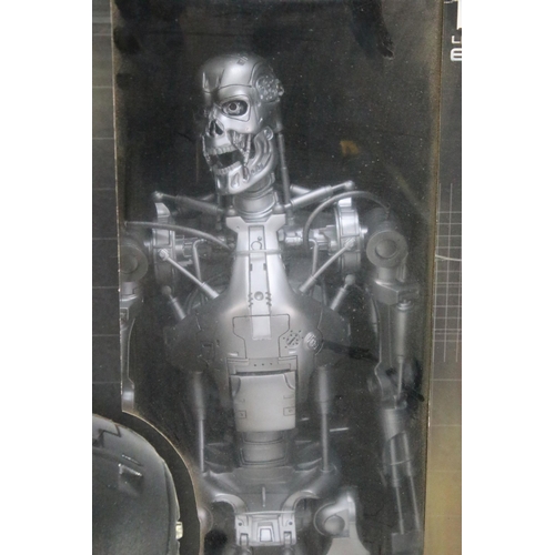 1445 - Boxed Neca Terminator 2 Endoskeleton 18