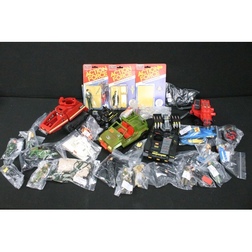 1553 - Action Force - Collection of Action Man Action Force to include 2 x figures with opened/cracked bubb... 