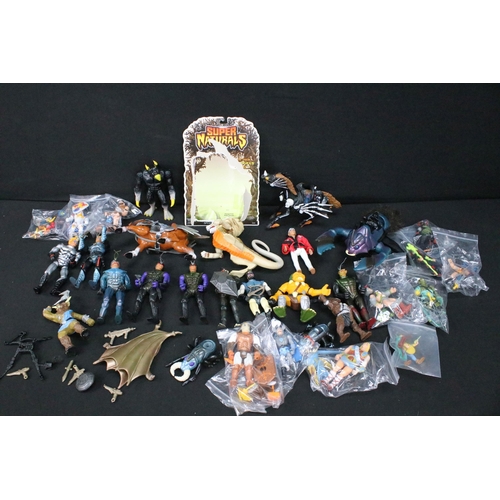 1554 - Collection of circa 1980s action figures and accessories to include 19 x Advanced Dungeons & Dragons... 