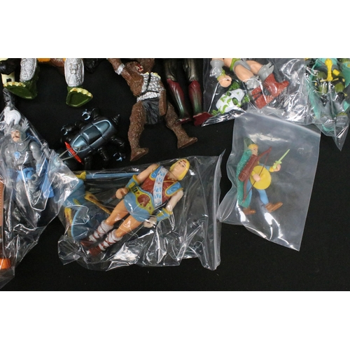 1554 - Collection of circa 1980s action figures and accessories to include 19 x Advanced Dungeons & Dragons... 