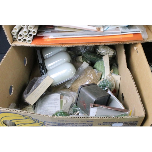 167 - Large quantity of HO / OO gauge model railway accessories to include scenery, lay-out accessories & ... 