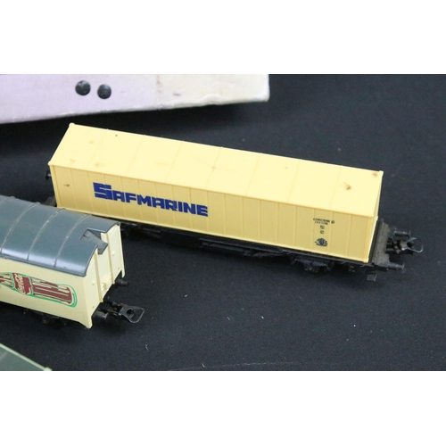 170 - Jouef HO gauge Eurostar locomotive & coach set of four contained within Lima box, plus 10 x items of... 