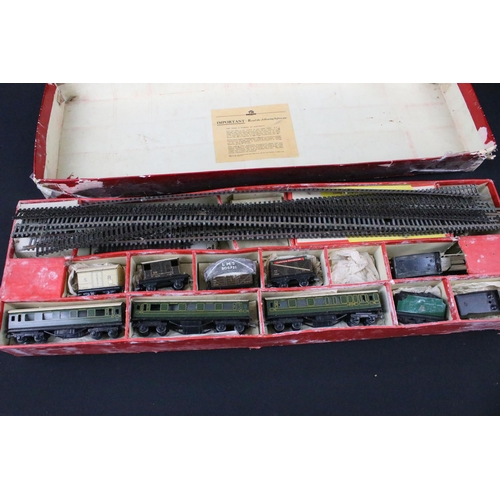 173 - Collection of TTR Trix Twin Railway to include boxed Y525 BR Loco & tender goods, boxed 5 /358 Stand... 