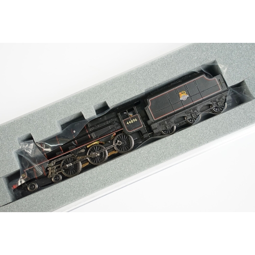 1 - Three cased / boxed Graham Farish N gauge locomotives to include 372026 Castle Class 4080 Powderham ... 