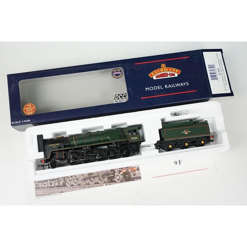 100 - Seven boxed Bachmann OO gauge locomotives to include 32-850 9F 2-10-0 Standard 92220 Evening Star BR... 