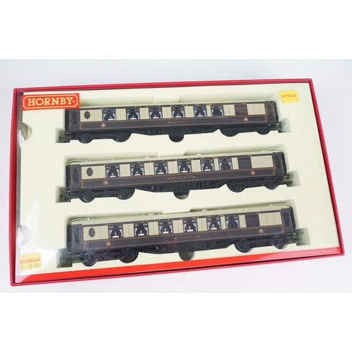 104 - Boxed Hornby OO gauge R3060 Tornado BR Class A1 locomotive and a boxed Hornby 3 Pullman Coach Pack f... 